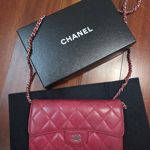 Chanel Wallet On Chain - Picture 1 of 4